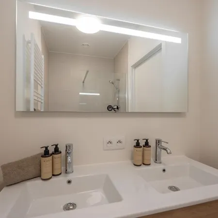 Апартаменты Modern With Terrace & Sea View *
