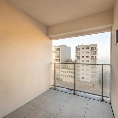 Апартаменты Modern With Terrace & Sea View Остенде